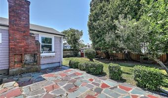 6 Woodbine St, East Providence, RI 02915