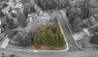 1800 Whispering Pines Ln, Bellefontaine, OH 43311