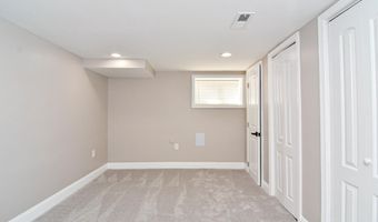 2644 E HOFFMAN St, Baltimore, MD 21213