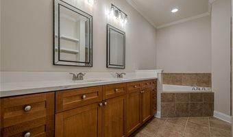 1949 Sterling Oaks Cir NE 13, Atlanta, GA 30319