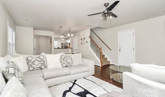 7707 Brisbane Ct, Charlotte, NC 28215