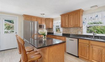 7 S Glen Dr, Coventry, RI 02816