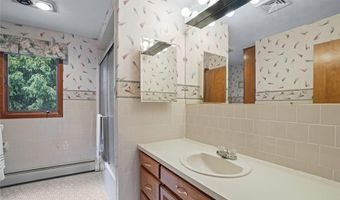 236 Indian Trl, Narragansett, RI 02874
