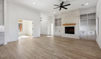 1165 Duke Dr, Bauxite, AR 72011