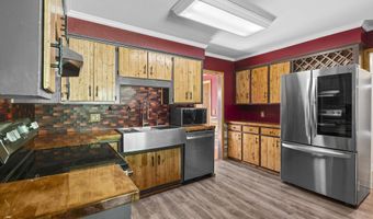 2106 Davie Ln, Camden, SC 29020