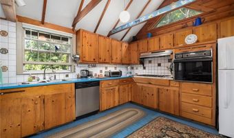 856 N Main Rd, Jamestown, RI 02835