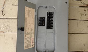 21 7th St, Auburn, ME 04210