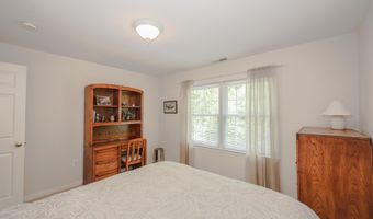 48 Essex Rd, Bedford, NH 03110