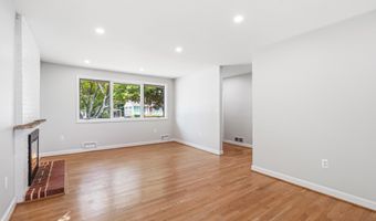 2123 N EARLEY St, Alexandria, VA 22302