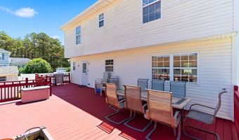 16 Cherry St, Beachwood, NJ 08722