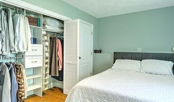 37 Lakeview Ave, Lincoln, RI 02865