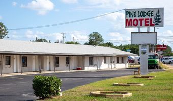 539 S Main St, Baxley, GA 31513