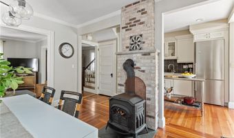 21 John St, Newport, RI 02840