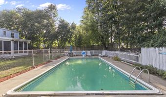 66 Loftus Cir, Bridgeport, CT 06606