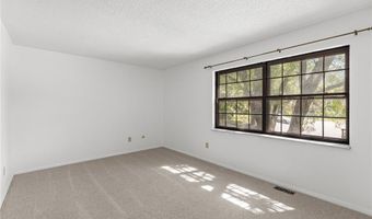 2332 Hidden Meadow Ln, Ballwin, MO 63021