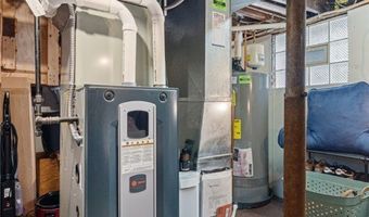 2112 Blenheim Ave, Alliance, OH 44601