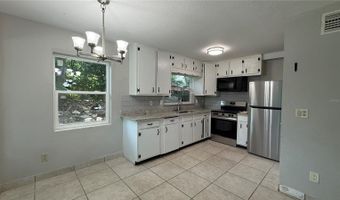 1148 W Lakeview Cir, Altamonte Springs, FL 32714