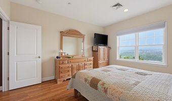 142 Bigelow St 304, Boston, MA 02135
