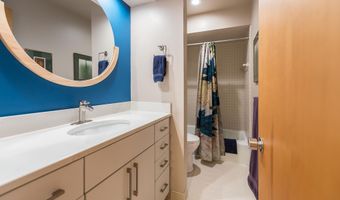 2 Haverhill Ct, Ann Arbor, MI 48105