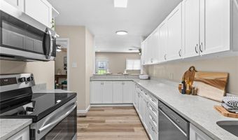 6334 Hurstgreen Ln, Affton, MO 63123