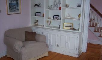 30 Simmons St, Newport, RI 02840