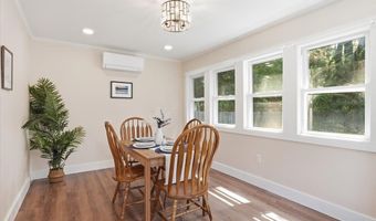 51 Cayuga Ct, Burlington, VT 05408