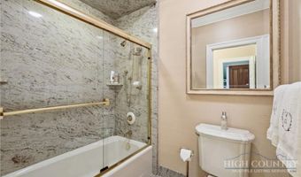224 Chestnut Trl, Banner Elk, NC 28604