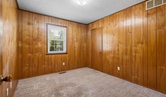 605 7th St, Barling, AR 72923