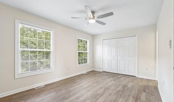 7403 HOUNDSBURY Ct, Alexandria, VA 22315