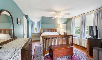 281 Green End Ave, Middletown, RI 02842