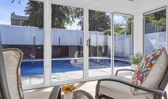 8 Mizzen Dr, Barnegat, NJ 08005