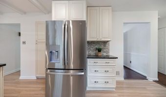 7810 HAYFIELD Rd, Alexandria, VA 22315