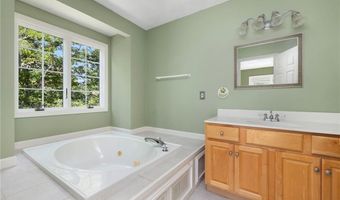 133 Bridgetown Rd, Narragansett, RI 02882