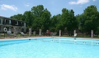 3524 Deer Lakes Dr, Amherst, NY 14228