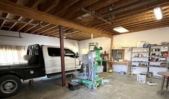 27230 S COYOTE Trl, Congress, AZ 85332