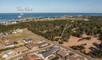 937 Carter St SW, Bandon, OR 97411