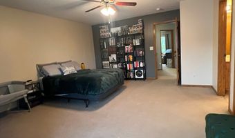 2831 Ashland Ct, Altoona, IA 50009