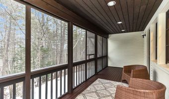 107 Fresh Pond Ln, Brookline, NH 03033