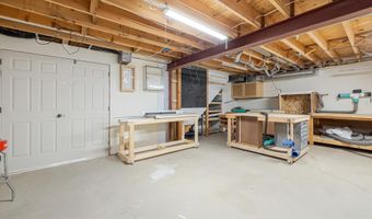 6025 RANDAL Ln, Caledonia, WI 53402