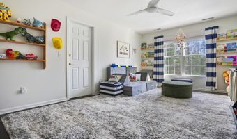 16 N Beech Tree Rd, Brookfield, CT 06804