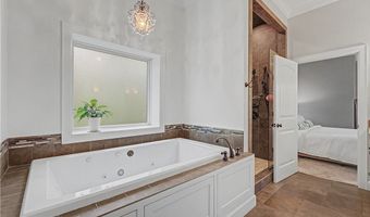 8424 Preston Trl, Bentonville, AR 72712