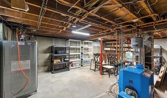 54 Novelty Rd, Warwick, RI 02889