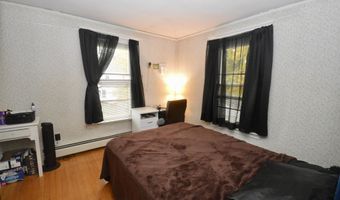 744 Hammond St, Bangor, ME 04401