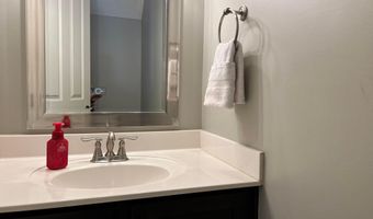 109 Gifford Rd 32, Columbus, OH 43235