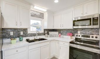 3 CLAYTON Dr, Clayton, DE 19938