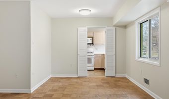 10643 WEYMOUTH St 101, Bethesda, MD 20814