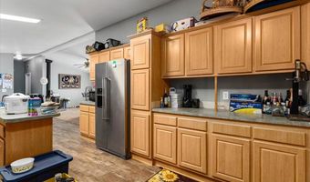 16605 Lassen Ave, Anderson, CA 96007