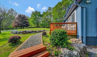 227 Valley View Dr, Albrightsville, PA 18210