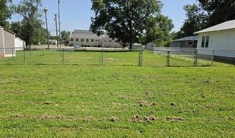 607 W 5th St, Ada, OK 74820