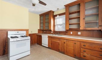 130 Wollaston St, Cranston, RI 02910